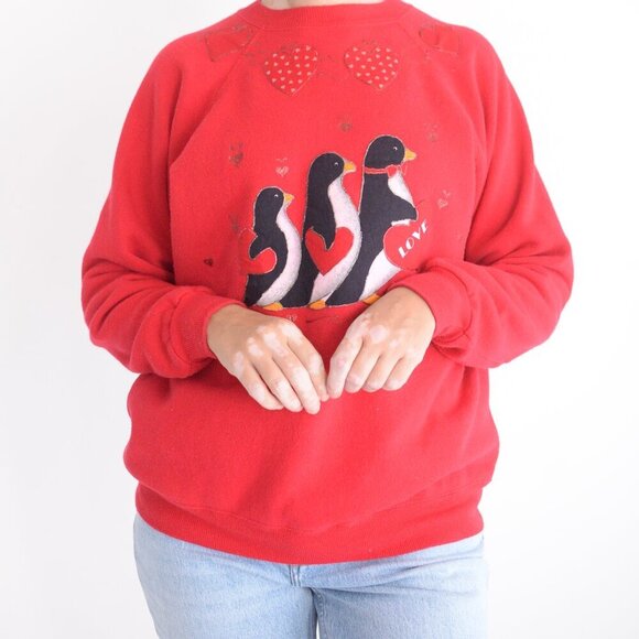 Vintage Hanes Sport Red Crew w Penguin Holding Hearts Valentines Sweater L - Picture 3 of 12